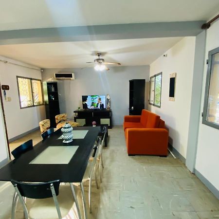 House G&S, Depto Con 3 Dormitorios Para 7 Personas Pleno Centro De La Ciudad Puerto Iguazú Kültér fotó